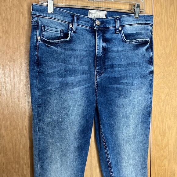Free People - Busted High Rise Distressed Skinny Jeans 31 - Picture 6 of 10